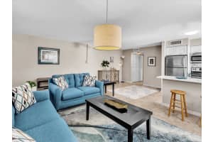 325 Durham J 325, Deerfield Beach, FL 33442 Sold 05/23/25