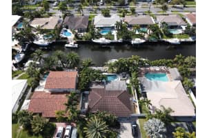 269 SE 3rd Ave, Pompano Beach, FL 33060 Sold 04/16/25