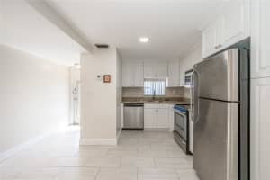 9523 S Hollybrook Lake Dr 107, Pembroke Pines