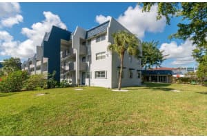 7897 Golf Circle Dr 101, Margate, FL 33063 Sold 06/20/25