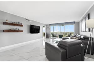 3520 Oaks Way 910, Pompano Beach, FL 33069 Sold 05/27/25