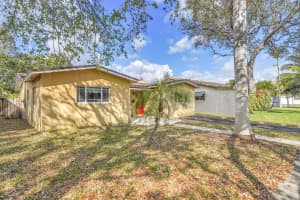 1812 N 40th Ave, Hollywood, FL 33021 Sold 05/30/25