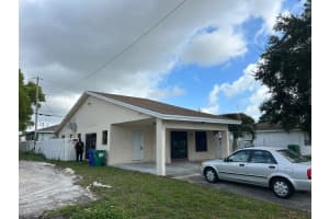 2461 NW 14th St, Fort Lauderdale, FL 33311 Sold 04/15/25