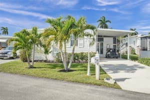 8651 SW 18th Pl, Davie, FL 33324 Sold 05/13/25