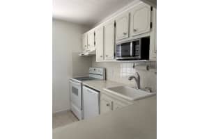 1055 Country Club Drive, Margate, FL 33063 - MLS#F10486841