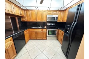 2542 N 38th Ave C-20, Hollywood, FL 33021 Sold 04/02/25