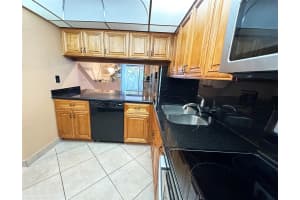 2542 N 38th Ave C-20, Hollywood, FL 33021 Sold 04/02/25