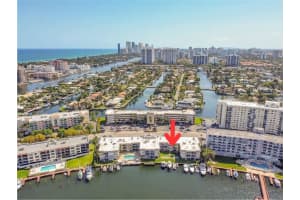 300 Golden Isles Dr 206, Hallandale Beach