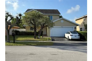 9920 SW 12th St, Pembroke Pines, FL 33025 Sold 03/31/25