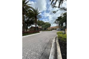 947 Coral Club Dr 947, Coral Springs, FL 33071 Sold 05/15/25