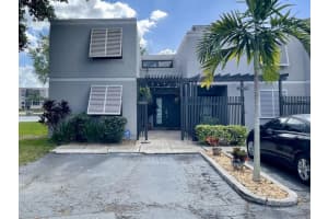 11372 NW 14th Ct, Pembroke Pines, FL 33026 Sold 04/03/25