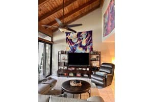 11372 NW 14th Ct, Pembroke Pines, FL 33026 Sold 04/03/25