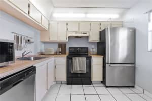 1040 NW 106th Ter 203, Hollywood, FL 33026 Sold 05/15/25