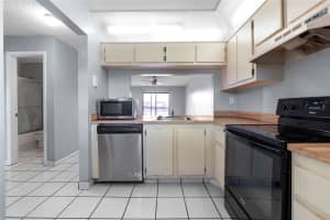 1040 NW 106th Ter 203, Hollywood, FL 33026 Sold 05/15/25