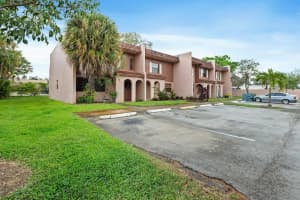 4 Matador Ln 4, Davie, FL 33324 Sold 08/29/25