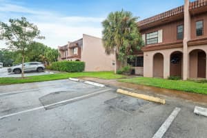 4 Matador Ln 4, Davie, FL 33324 Sold 08/29/25