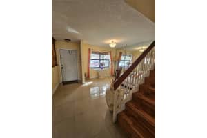 5343 Gate Lake Rd 5343, Tamarac, FL 33319 Sold 04/17/25