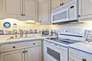 67 Royal Oak Dr 203, Vero Beach, FL 32962 Sold 06/20/25