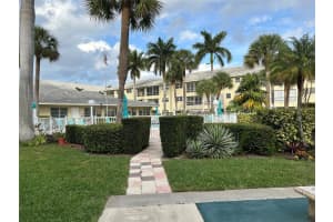 1951 NE 39 138, Lighthouse Point, FL 33064 Sold 04/30/25