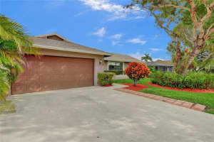 104 Parkwood Dr, Royal Palm Beach, FL 33411 Sold 03/14/25