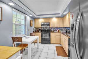 400 Oaks Ln 115, Pompano Beach, FL 33069 - MLS#F10487560