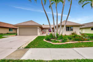 10265 Greentrail Dr N, Boynton Beach