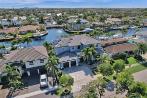 2360 NE 48th Ct, Lighthouse Point, FL 33064 Sold 04/11/25