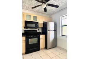 10304 Sunrise Lakes Blvd 307, Sunrise, FL 33322 Sold 05/02/25