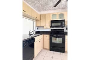 10304 Sunrise Lakes Blvd 307, Sunrise, FL 33322 Sold 05/02/25