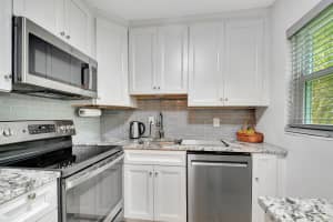 204 Coventry I 204, West Palm Beach, FL 33417 Sold 03/27/25
