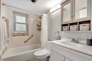 204 Coventry I 204, West Palm Beach, FL 33417 Sold 03/27/25