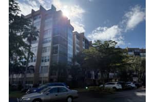 1300 Saint Charles Pl 108, Pembroke Pines, FL 33026 - MLS#F10487953