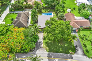 410 E Country Club Cir, Plantation, FL 33317 - MLS#F10487982