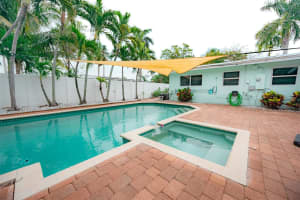 233 SW 14th Ct, Pompano Beach, FL 33060 Sold 05/05/25