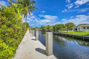 1080 SE 9th Ave, Pompano Beach, FL 33060 - MLS#F10488222