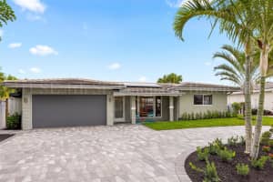 241 SE 4th St, Pompano Beach, FL 33060 Sold 06/24/25