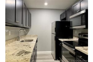 7110 Fairway Dr L20, Miami Lakes, FL 33014 Sold 07/21/25