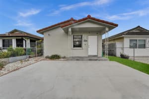4250 W 10th Ave, Hialeah, FL 33012 Sold 03/27/25