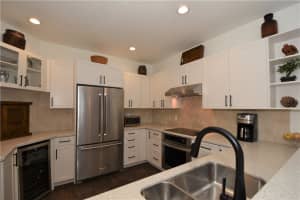 706 NE 2nd St 7, Fort Lauderdale, FL 33301 Sold 05/15/25