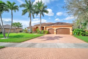 13785 SW 40th St, Davie, FL 33330 Sold 05/22/25