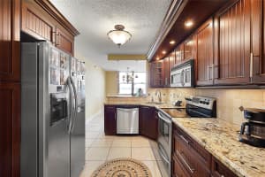 105 Lake Emerald Dr 410, Oakland Park, FL 33309 - MLS#F10488536
