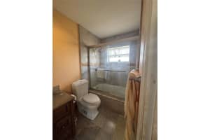 5121 W Oakland Park Blvd 301, Lauderdale Lakes