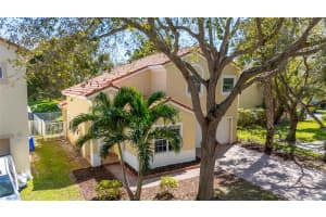 1901 NW 75th Way, Pembroke Pines, FL 33024 Sold 04/10/25