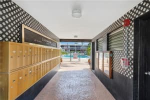 160 NE 8th Ave 4A, Hallandale Beach, FL 33009 - MLS#F10488734