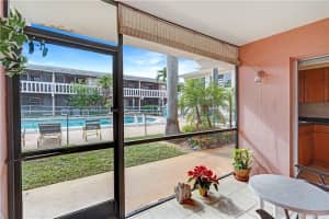 160 NE 8th Ave 4A, Hallandale Beach, FL 33009 - MLS#F10488734