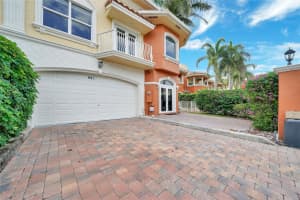 903 NE 17th Way 104, Fort Lauderdale, FL 33304 - MLS#F10488834