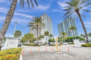 1865 NE 79th Street Cswy 16B, North Bay Village, FL 33141 - MLS#F10488883