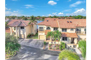 745 NE 195th St 1, Miami, FL 33179 Sold 11/07/25