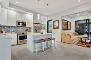 93 S Cortez Drive Circle R 93, Margate, FL 33068 - MLS#F10488964