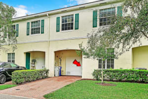 607 SW 3rd Ave, Pompano Beach, FL 33060 Sold 05/23/25